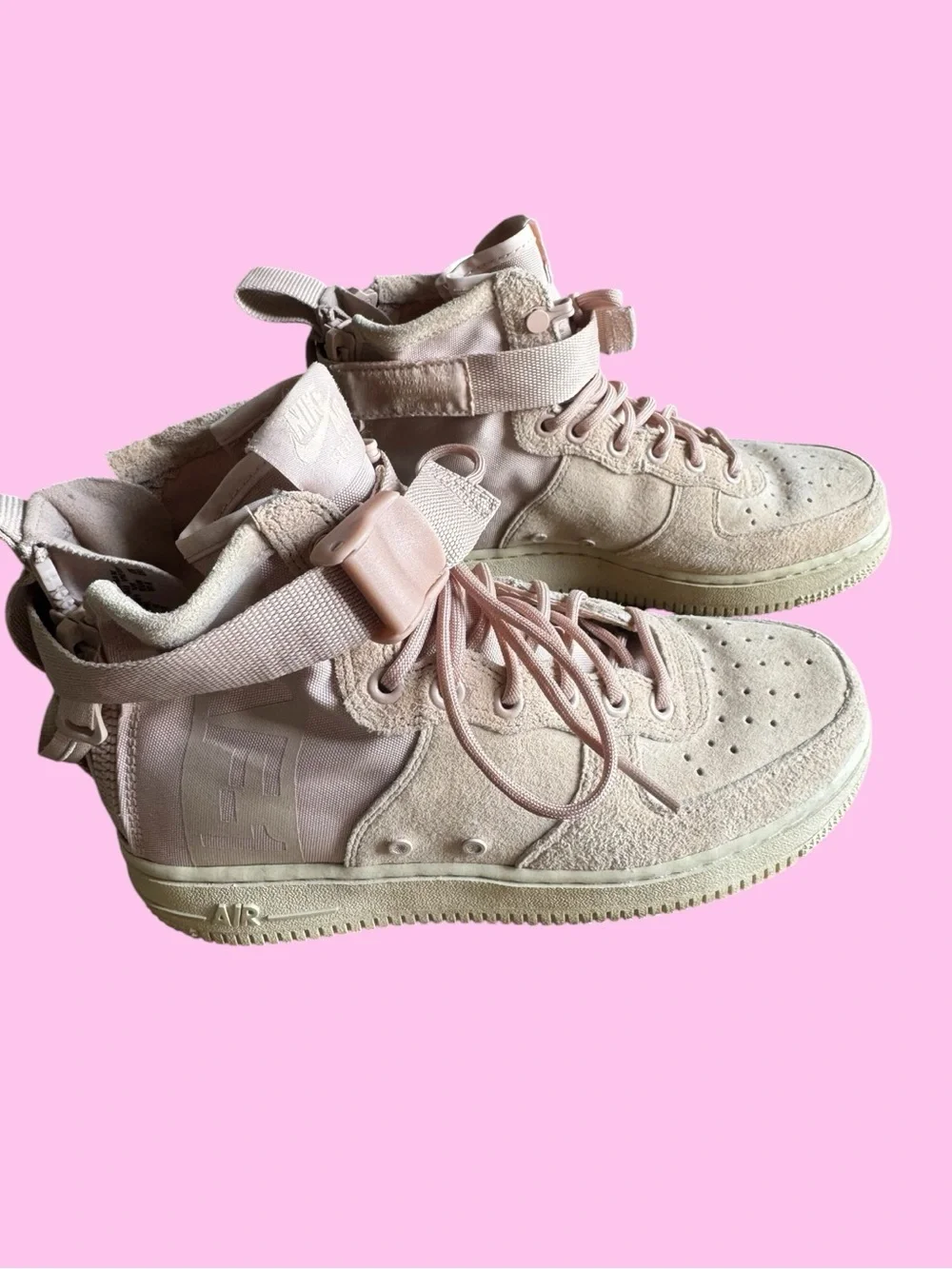 Nike SF Air Force 1 Mid Suede Sneakers